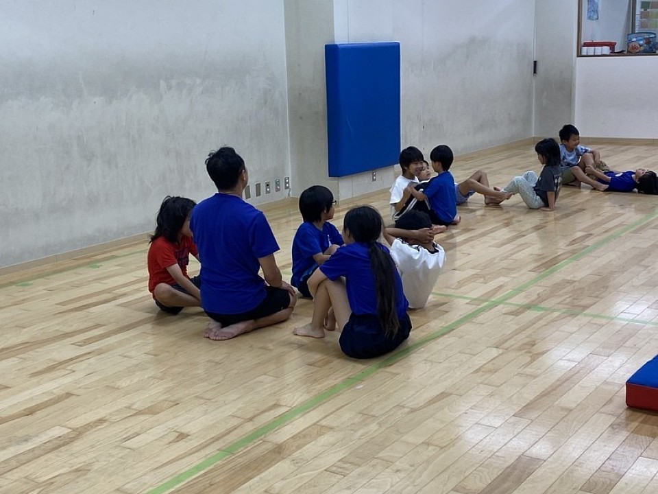 【筋力トレーニング】8月のサブ種目は、筋力トレーニングです。「キツイ～！」とみんなから頑張りの叫びが聞こえてきます。　藤田