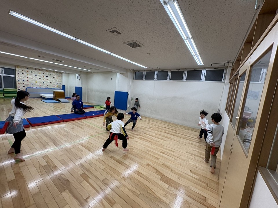 【しっぽ取り】今月のサブ種目は、しっぽ取りゲーム。みんな最後まで残ろうと頑張っていました。　藤田